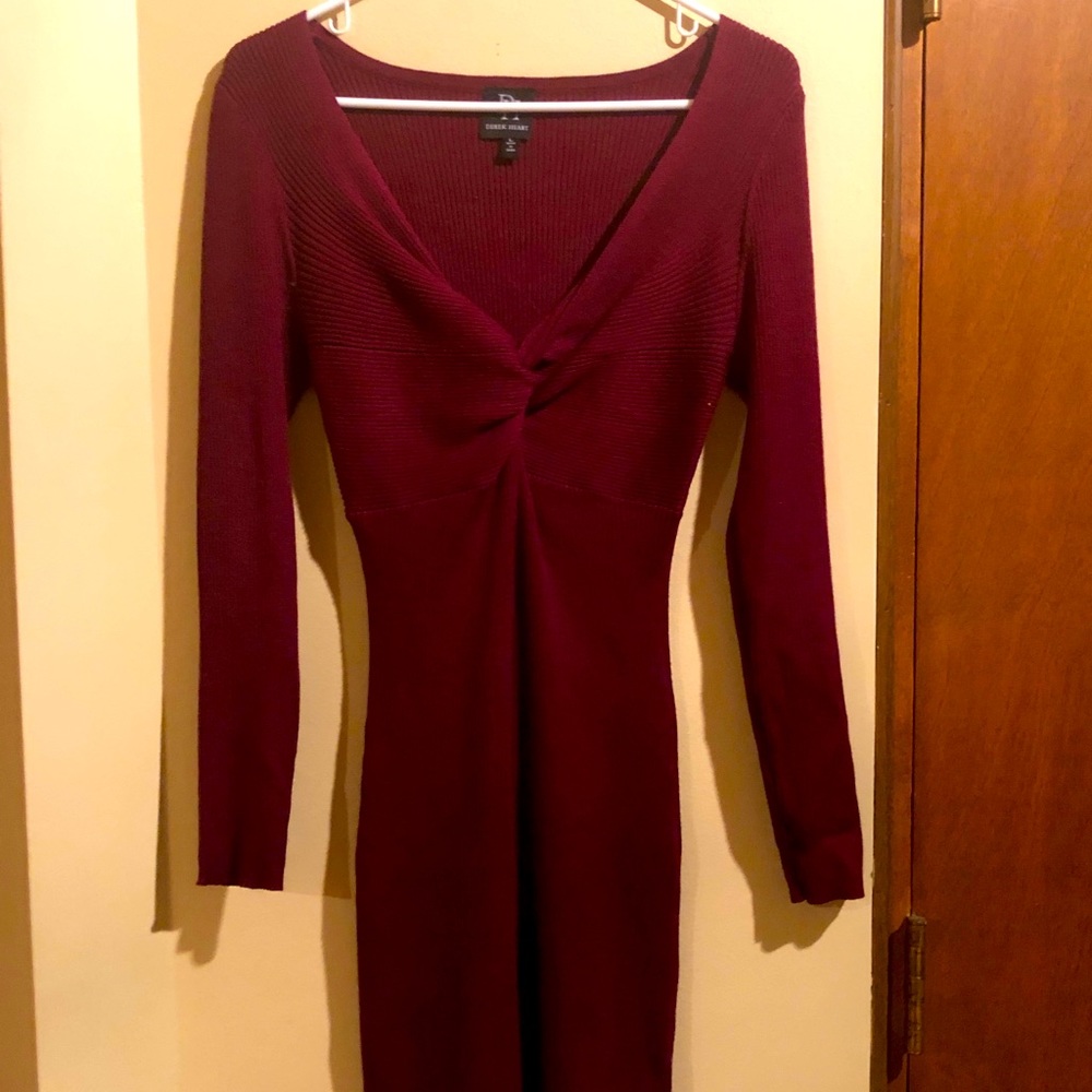 Maroon long sleeve dress. Great for fall/winter
